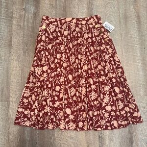 Chic Floral A-Line Skirt in Red and Cream